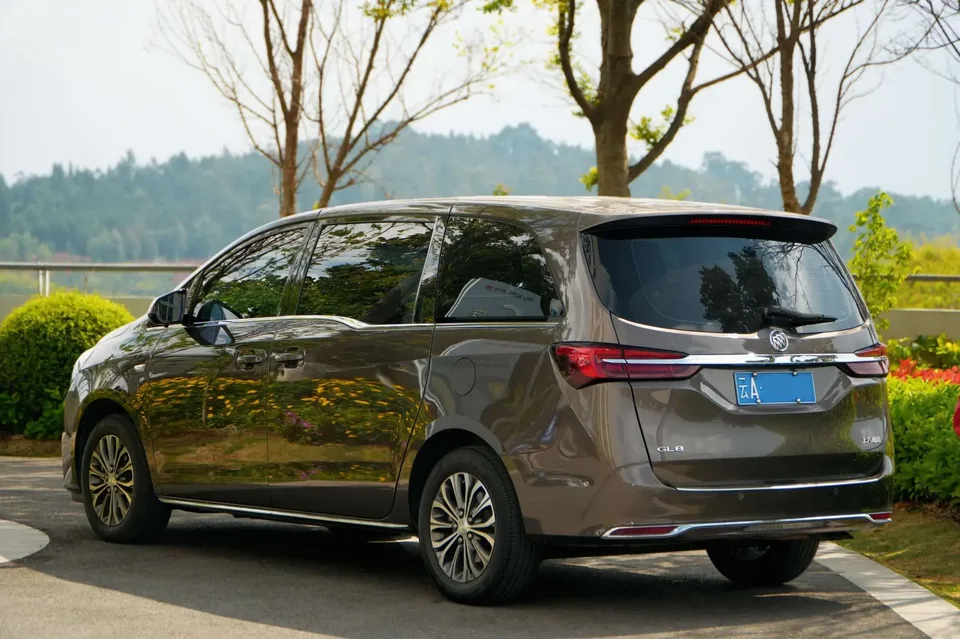 Buick GL8 2024