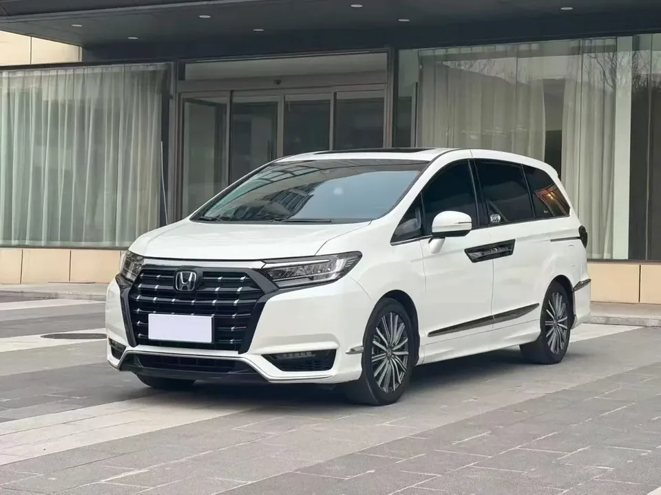Honda Elysion Alison 2022 Alison 2022 2.0L hybrid luxury version 2023 — photo 1, buy with delivery to Moscow