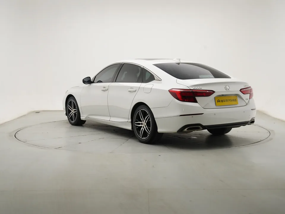 Honda Inspire 2022 Insignia 260TURBO Fine Edition 2022 — миниатюра 2