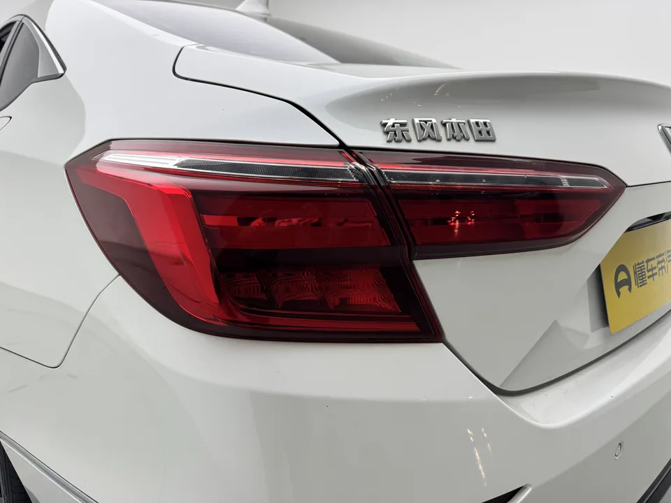 Honda Inspire 2022 Insignia 260TURBO Fine Edition 2022 — миниатюра 4