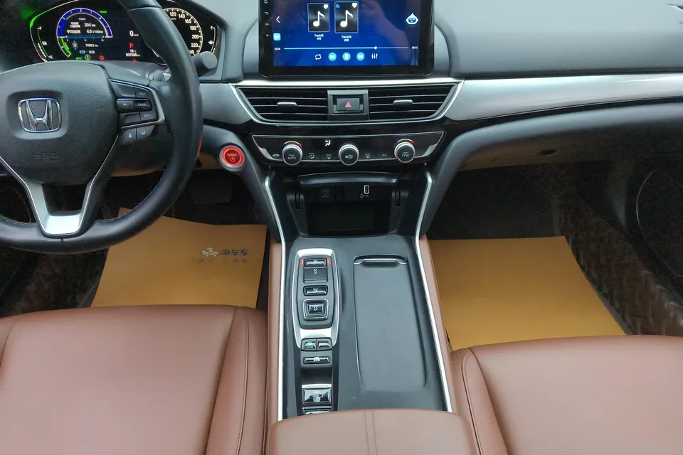 Honda Inspire 2022 Insignia Hybrid 2.0L Pure Elegant Edition 2022 — миниатюра 4