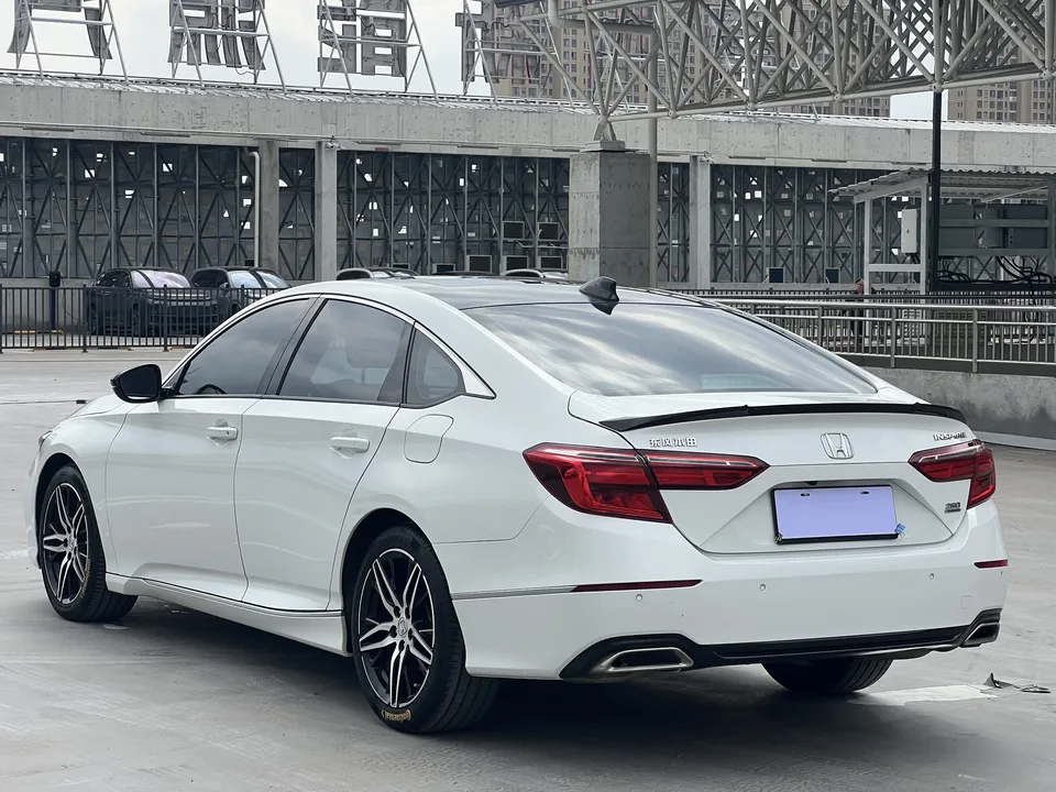 Honda Inspire 2022 Insignia 260TURBO Fine Edition 2022 — миниатюра 2