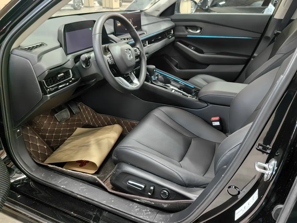 Honda Inspire Insignia 2025 260TURBO Fine Edition 2026 — миниатюра 4