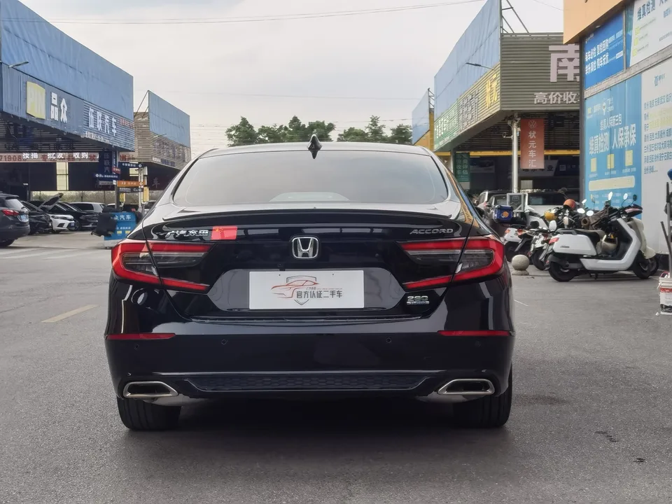 Honda Accord 2022 Accord 260TURBO Fantasy Night Premium Edition 2023 — миниатюра 2