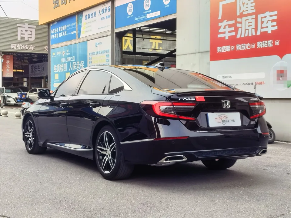 Honda Accord 2022 Accord 260TURBO Fantasy Night Premium Edition 2023 — миниатюра 4