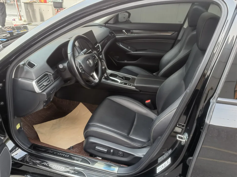 Honda Accord 2022 Accord 260TURBO Fantasy Night Premium Edition 2023 — миниатюра 5