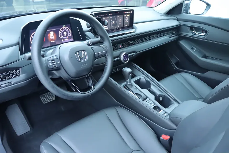 Honda Accord Sports Series Sharp T-Motion 260TURBO Comfort Edition 2026 — миниатюра 3