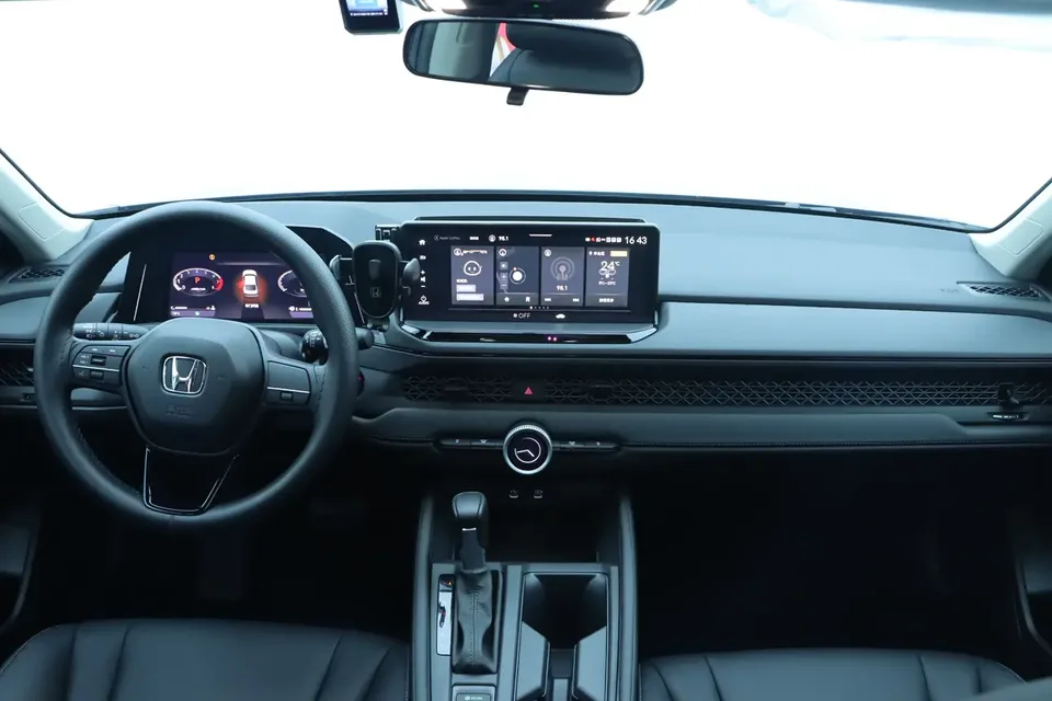Honda Accord Sports Series Sharp T-Motion 260TURBO Comfort Edition 2026 — миниатюра 4