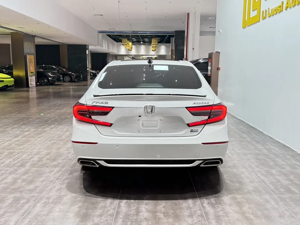 Honda Accord 2022 Accord 260TURBO Fantasy Night Premium Edition 2022 — миниатюра 5