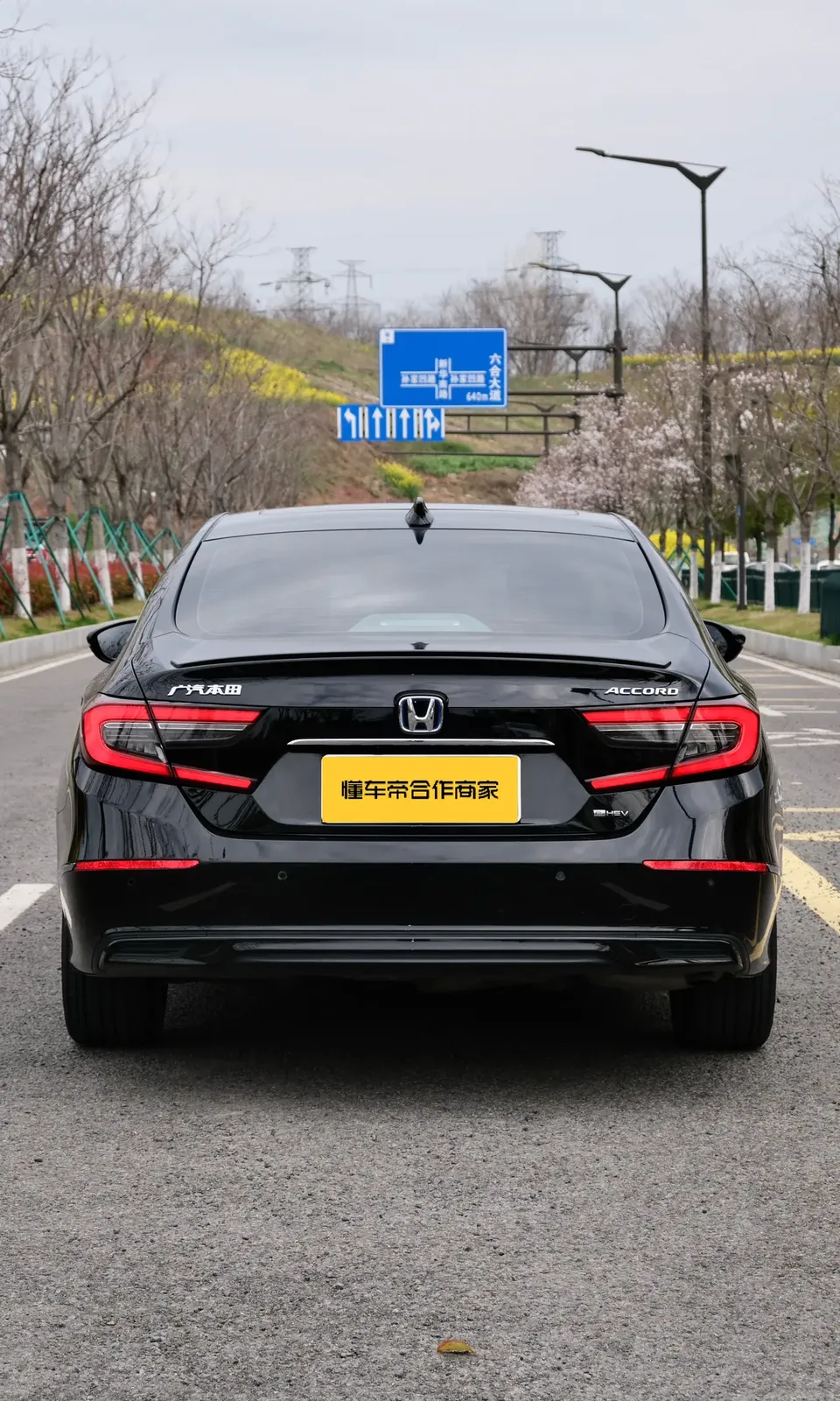 Honda Accord 2022 Accord Hybrid 2.0L Phantom Night Smart Edition 2023 — миниатюра 2