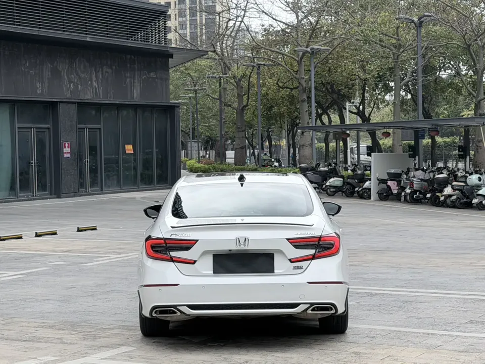 Honda Accord 2022 Accord 260TURBO Fantasy Night Premium Edition 2022 — миниатюра 2