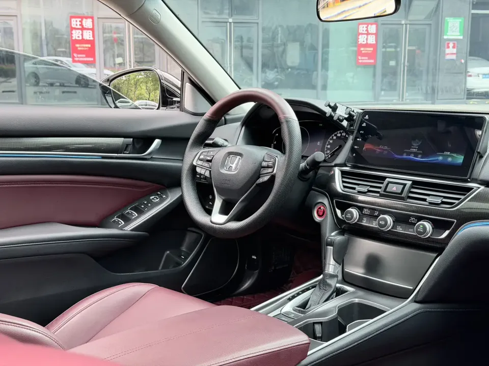 Honda Accord 2022 Accord 260TURBO Fantasy Night Premium Edition 2022 — миниатюра 3