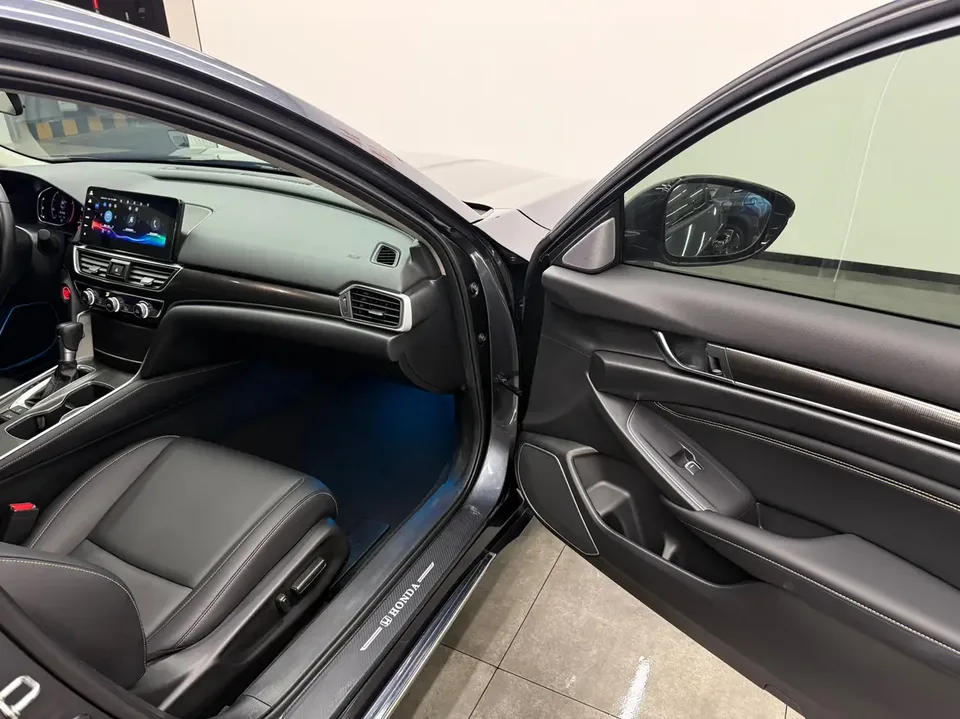 Honda Accord 2022 Accord 260TURBO Fantasy Night Premium Edition 2022 — миниатюра 5