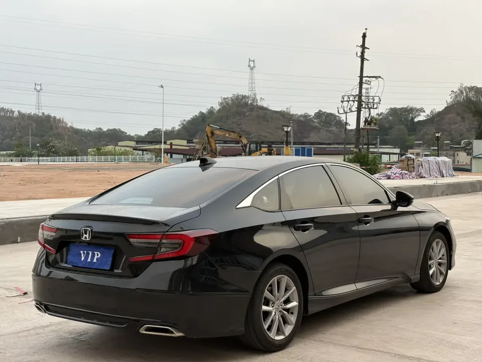 Honda Accord Accord 2022 260TURBO Deluxe Edition 2023 — миниатюра 2
