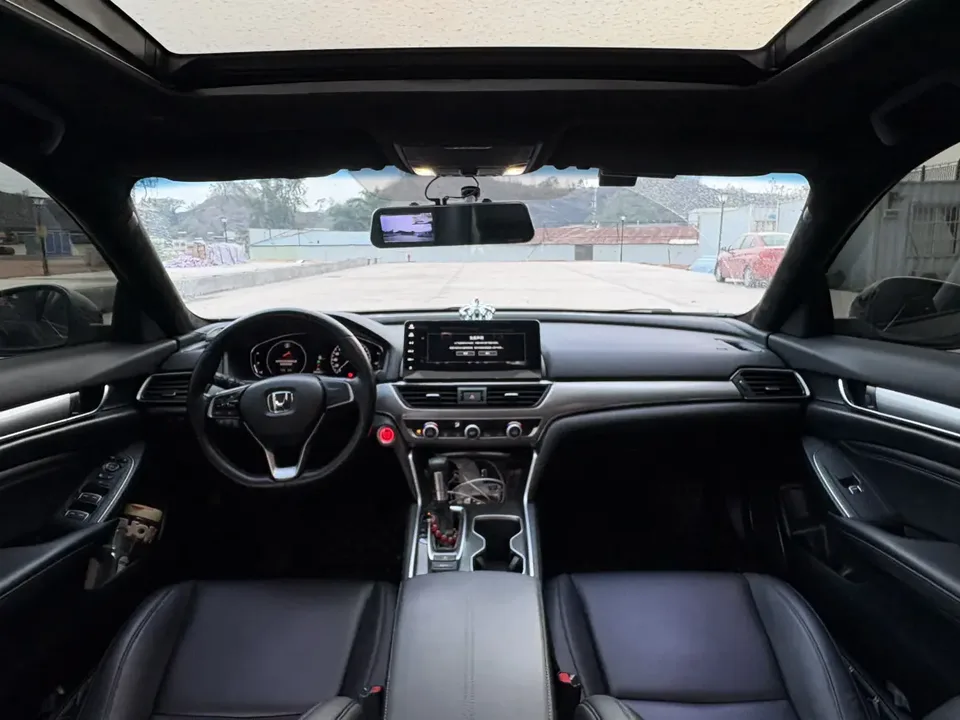 Honda Accord Accord 2022 260TURBO Deluxe Edition 2023 — миниатюра 3