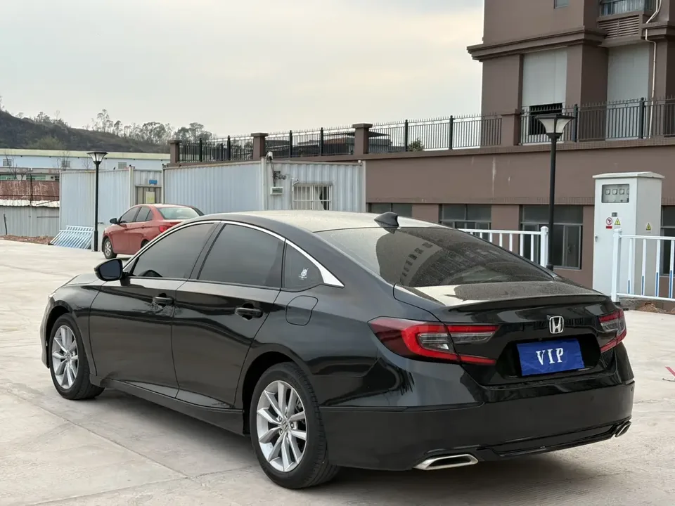 Honda Accord Accord 2022 260TURBO Deluxe Edition 2023 — миниатюра 4