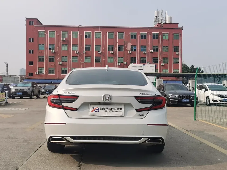 Honda Accord Accord 2022 260TURBO Deluxe Edition 2023 — миниатюра 2