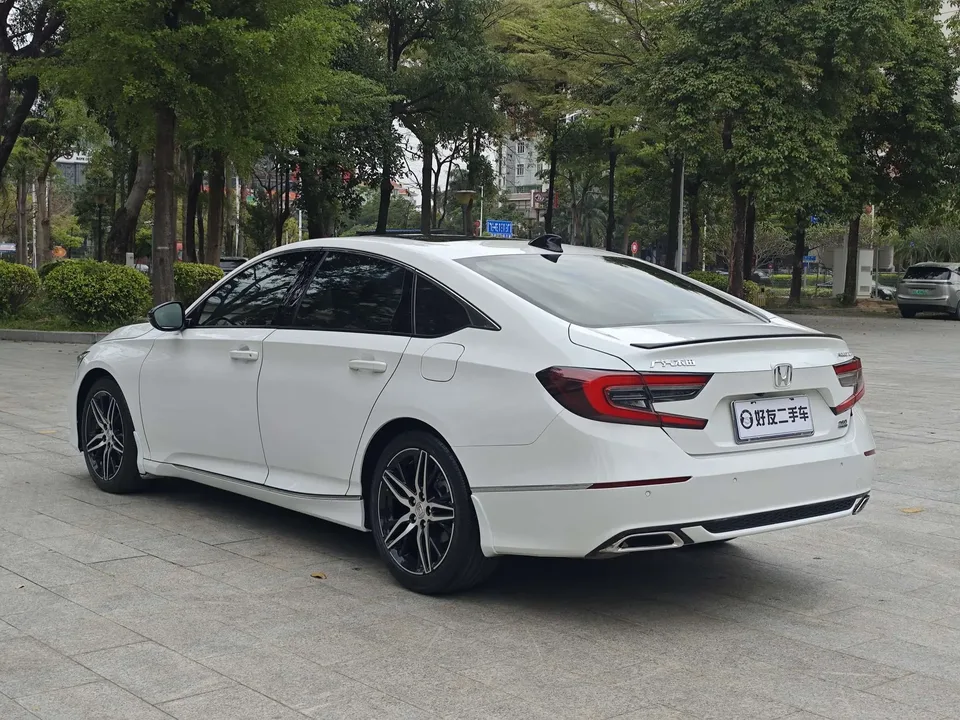 Honda Accord 2022 Accord 260TURBO Fantasy Night Premium Edition 2023 — миниатюра 2