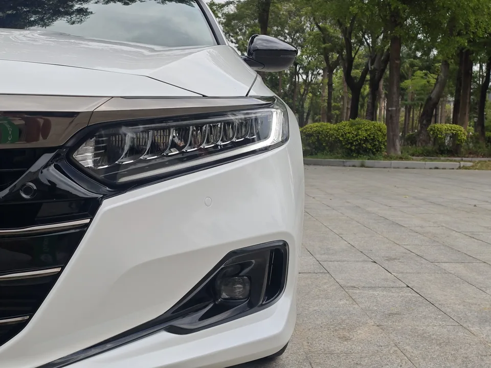 Honda Accord 2022 Accord 260TURBO Fantasy Night Premium Edition 2023 — миниатюра 3