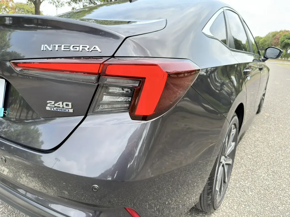 Honda Integra Style 2023 240TURBO CVT Deluxe Edition 2023 — thumbnail 5