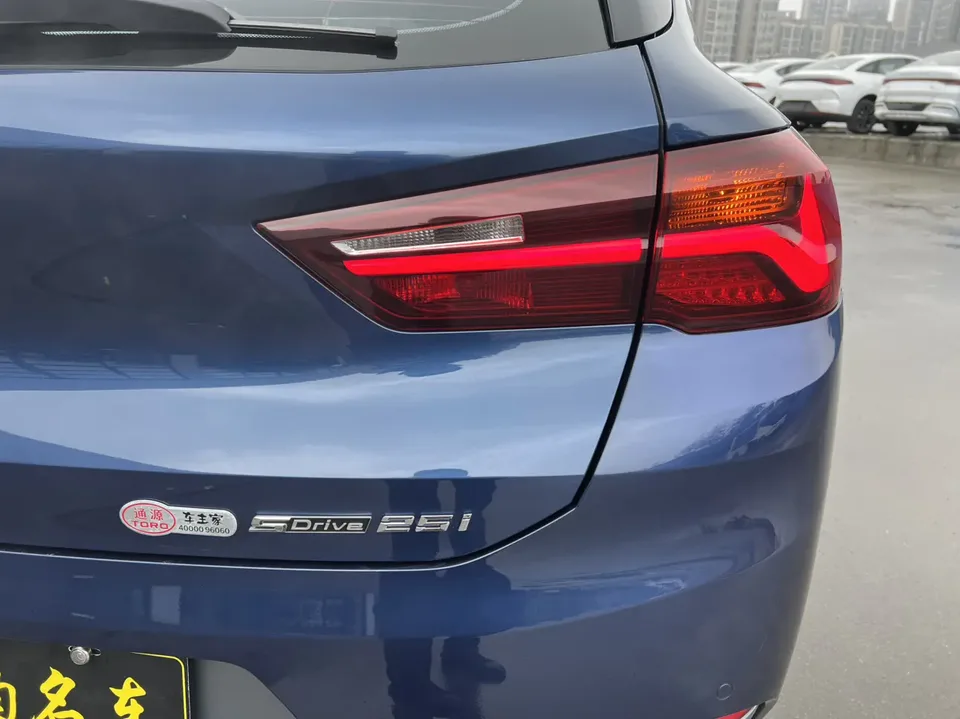 BMW X2 BMW X2 2023 sDrive25i M Sport Night Edition 2024 — миниатюра 2