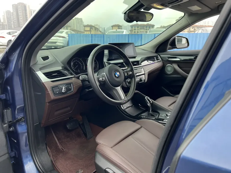 BMW X2 BMW X2 2023 sDrive25i M Sport Night Edition 2024 — миниатюра 4