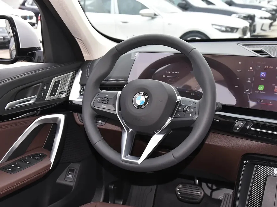 BMW X1 sDrive25Li X Design Package 2024 — миниатюра 4