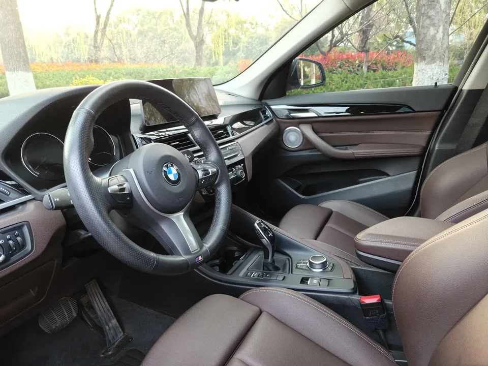 BMW X1 BMW X1 2022 sDrive25Li Leading Model 2023 — thumbnail 3