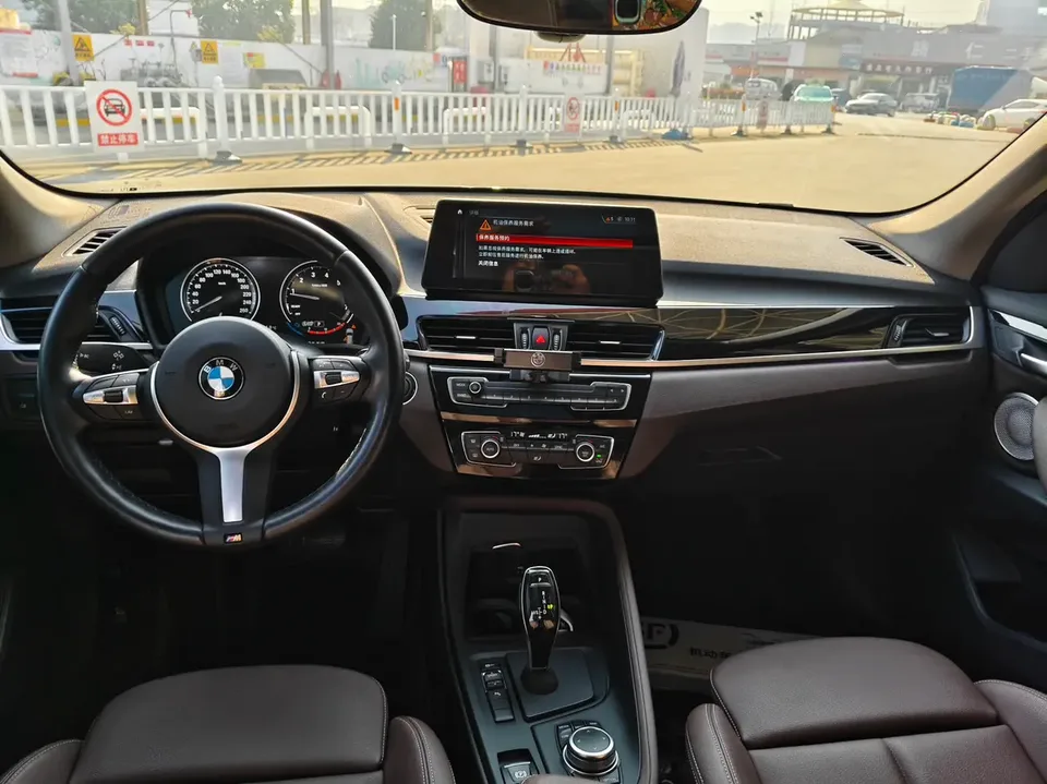 BMW X1 X1 2022 BMW X1 2022 sDrive25Li Leading Edition 2023 — thumbnail 3