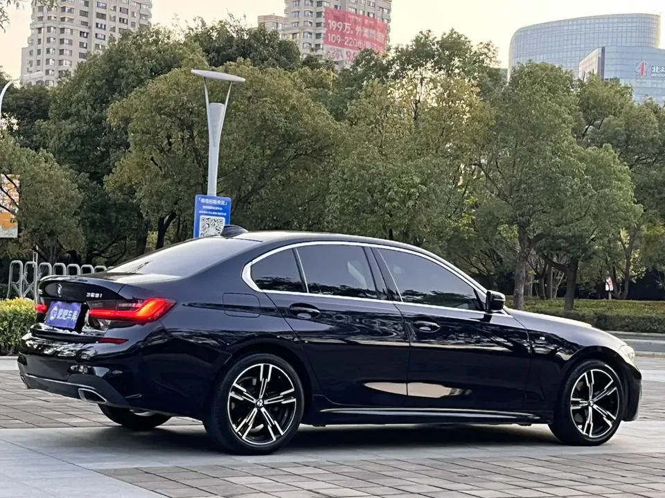 BMW 3 Series second facelift 325i M sports package 2022 — миниатюра 2