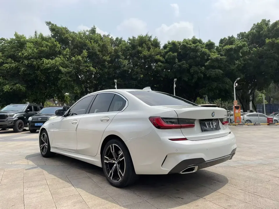 BMW 3 Series 3 Series 2022 facelift 325i M Sport package 2022 — thumbnail 2