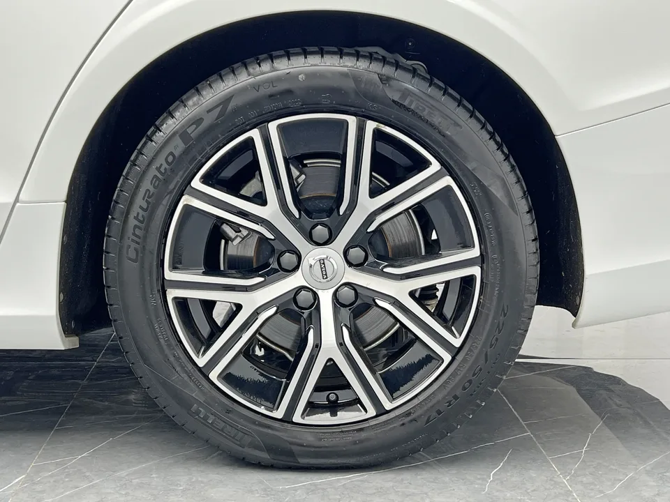 Volvo S60 Volvo S60 2023 B4 Zhiyi Luxury Edition 2023 — миниатюра 3
