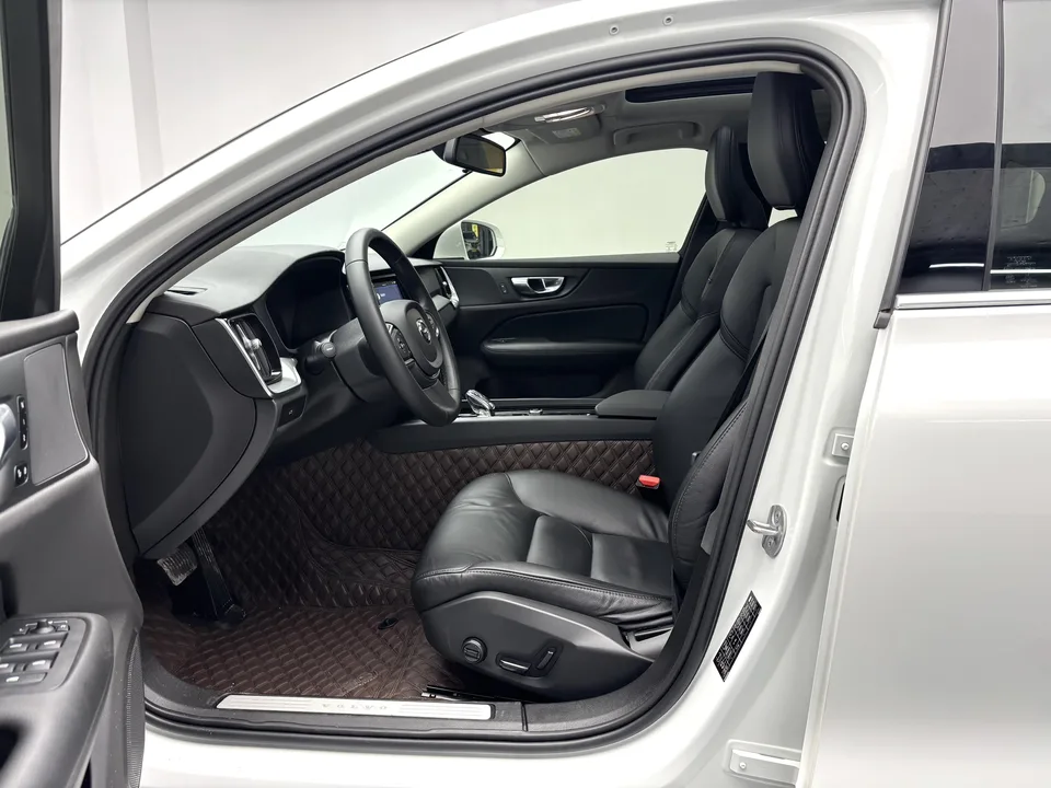 Volvo S60 Volvo S60 2023 B4 Zhiyi Luxury Edition 2023 — миниатюра 5