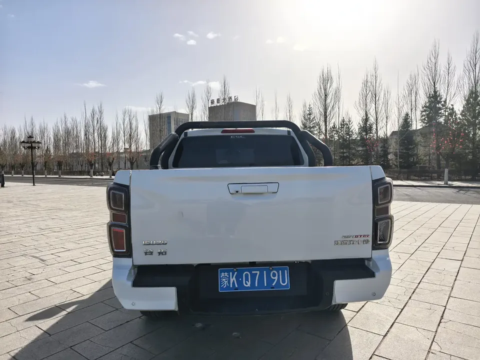 Isuzu Suzutaku 2.5T four-wheel drive automatic flagship version JE4D25Q6BM 2024 — миниатюра 2