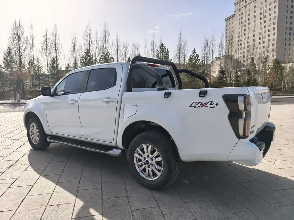 Isuzu Suzutaku 2.5T four-wheel drive automatic flagship version JE4D25Q6BM 2024 — миниатюра 4