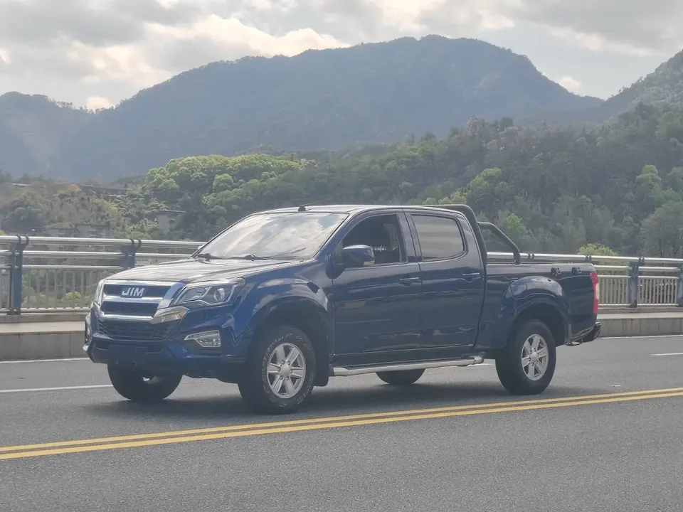 Isuzu RE-MAX 2023