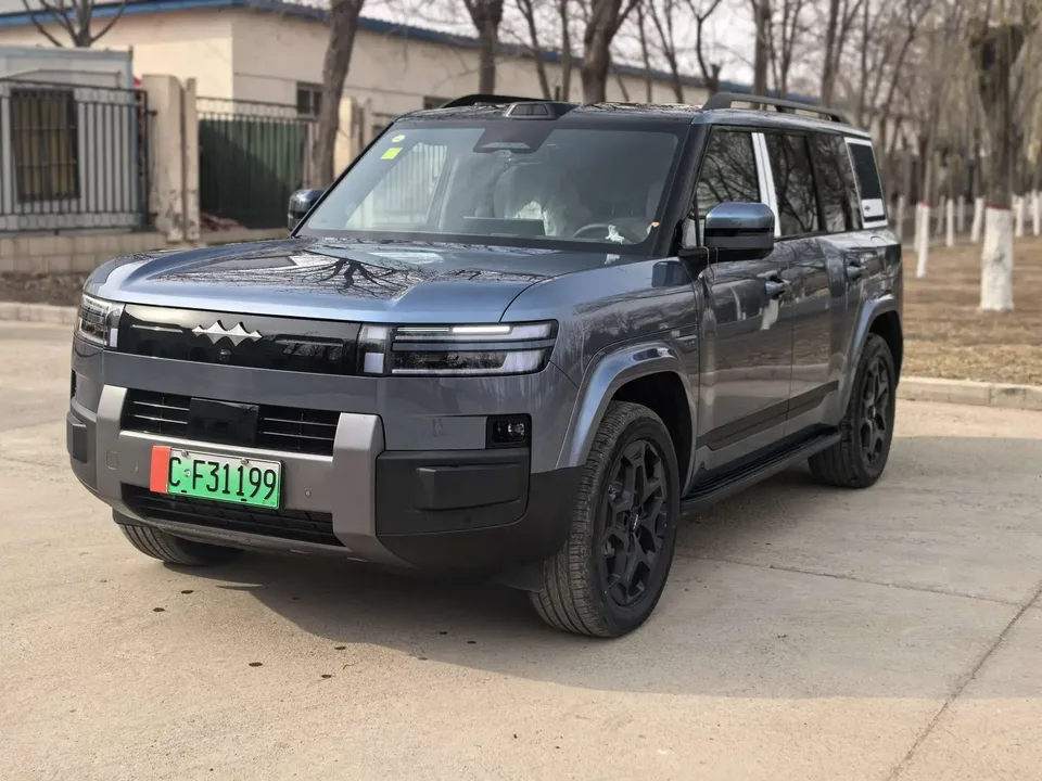 BYD Leopard Titanium 7 PHEV Titanium 7 PHEV 2025 190KM 4WD Ultra Edition 2026 — photo 1, buy with delivery to Moscow