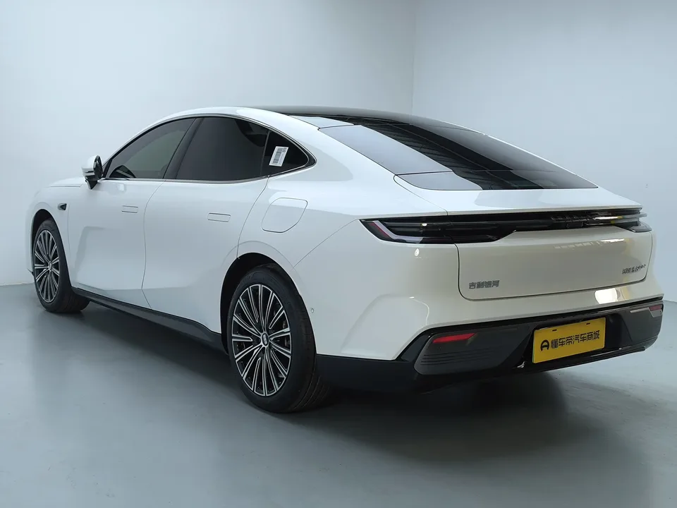 Geely Galaxy Star 8 PHEV 130km EM-P Starship Edition 2025 — миниатюра 2