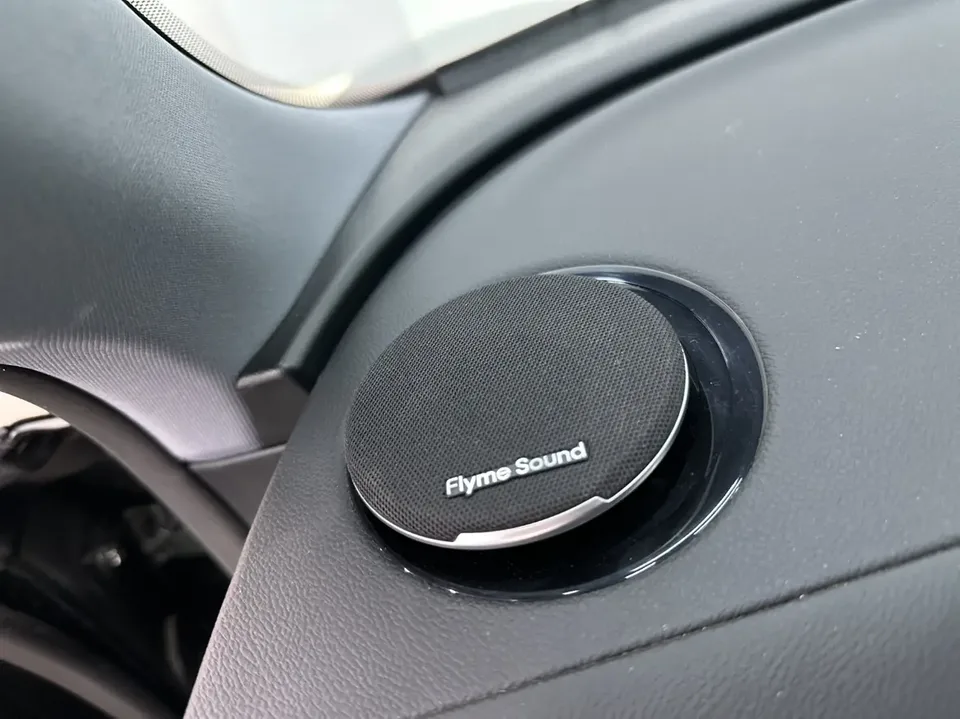 Geely Galaxy Star 8 PHEV 130km EM-i Premium Edition 2025 — миниатюра 2