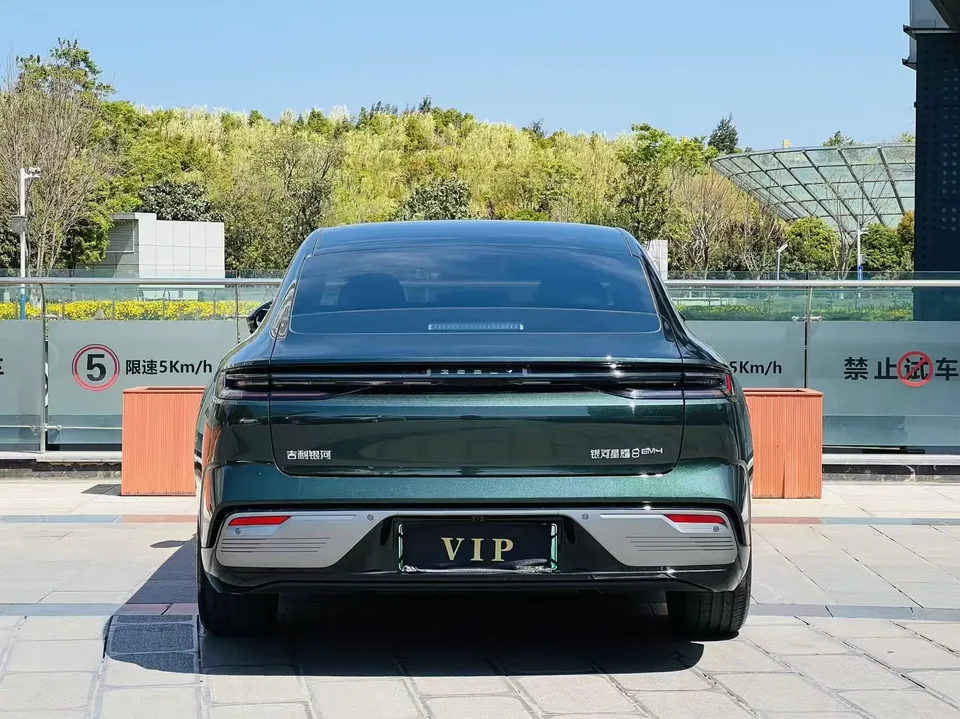 Geely Galaxy Star 8 PHEV 130km EM-i Flagship Edition 2026 — миниатюра 2
