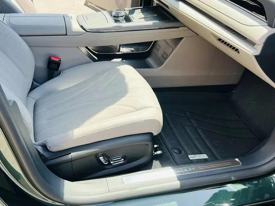 Geely Galaxy Star 8 PHEV 130km EM-i Flagship Edition 2026 — миниатюра 3