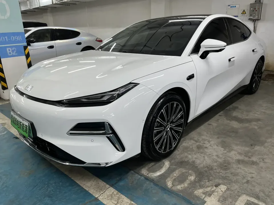 Geely Galaxy Star 8 PHEV 2025