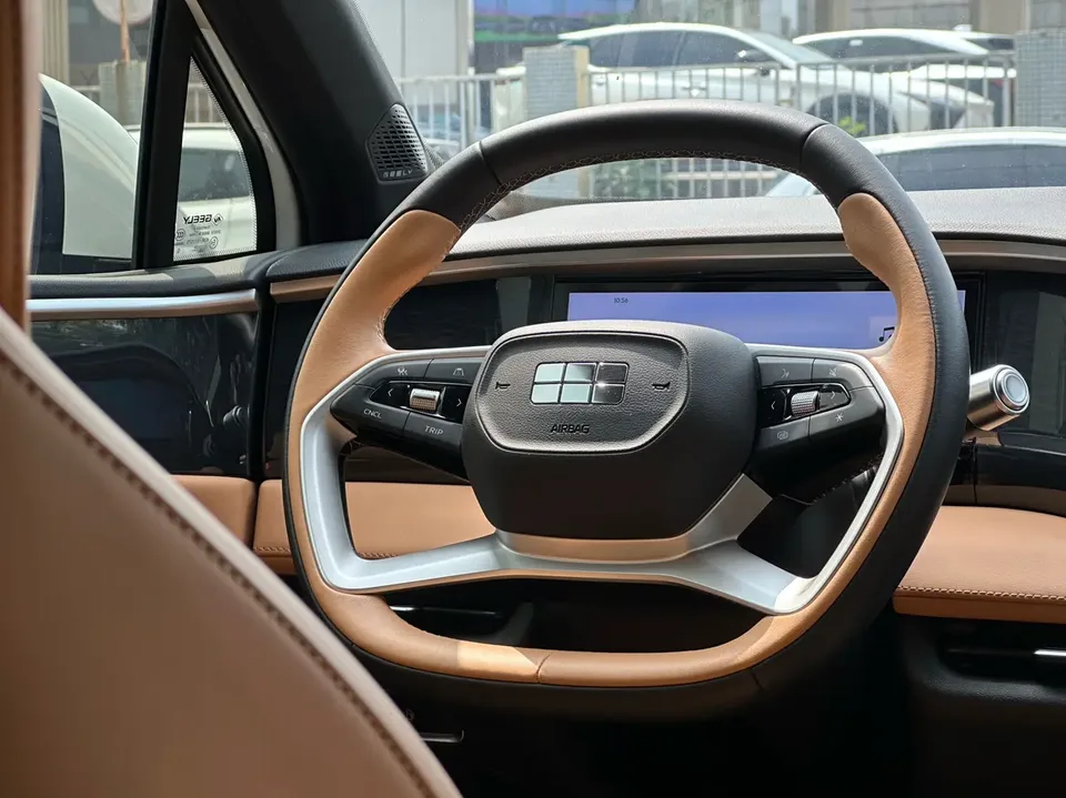 Geely Galaxy L7 1.5T DHT 115km PLUS Longteng Edition 2024 — миниатюра 5