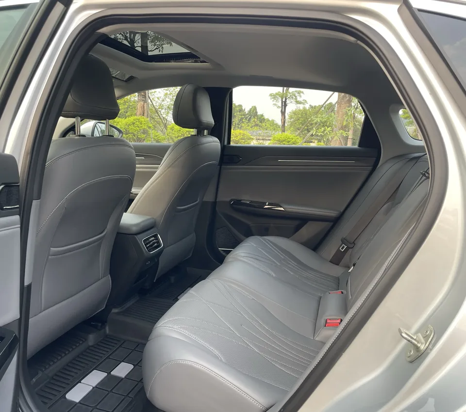Geely Galaxy L6 Galaxy L6 2025 1.5 EM-i DHT 140KM Starship Edition 2025 — thumbnail 3