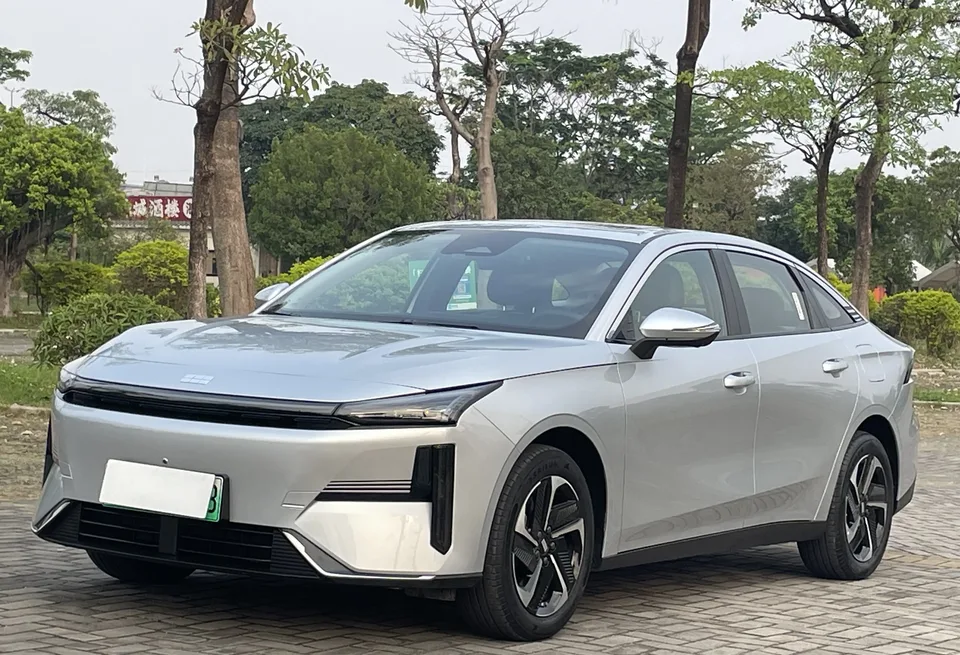 Geely Galaxy L6 2025