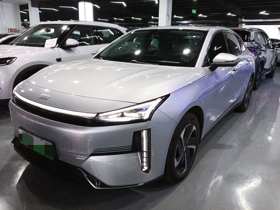 Geely Galaxy L6 2025