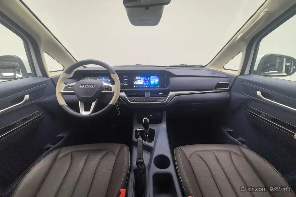 BAW Ruisheng Ace EM7 Ruisheng Wangpai EM7 2025 320KM Luxury Intermediate Operation 8/9 Seaters 2025 — миниатюра 4