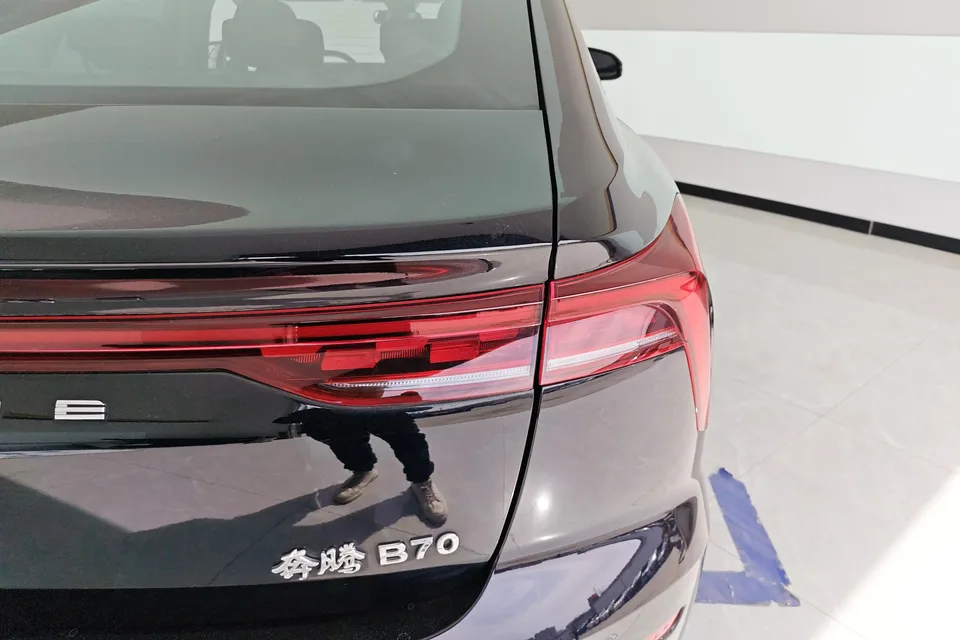 FAW Bestune B70 Bestune B70 2025 Dragon Glory Edition 1.5T Enjoyment Edition 2025 — миниатюра 2