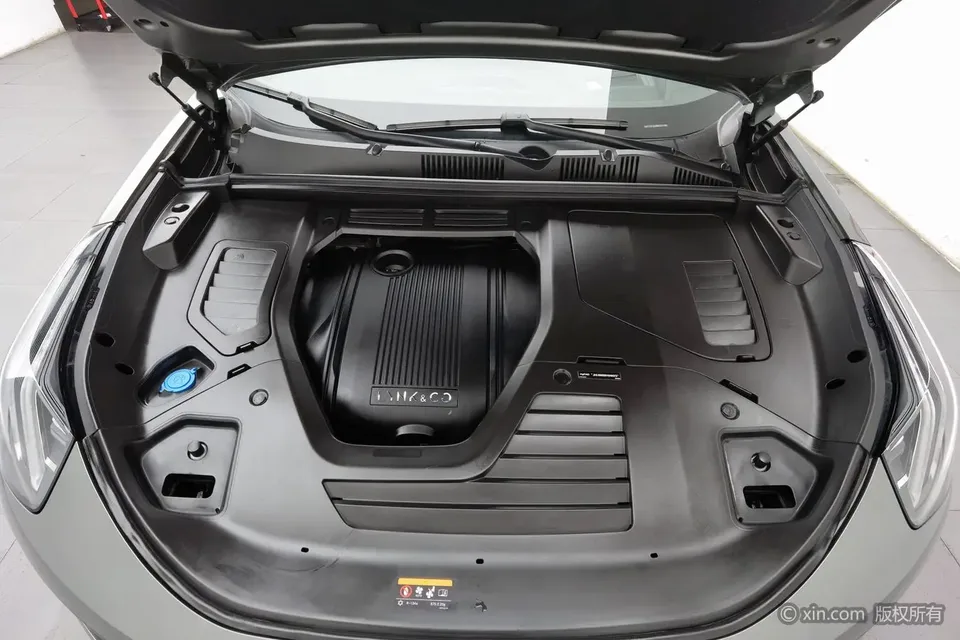 Lynk & Co 05 EM-P PHEV 1.5TD HALO 2023 — миниатюра 2