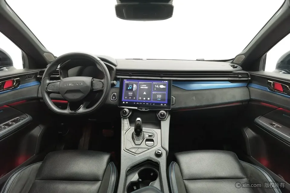 Lynk & Co 05 EM-P PHEV 1.5TD HALO 2023 — миниатюра 4